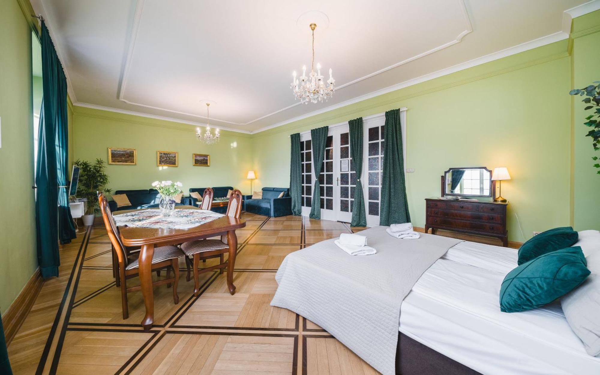 Apartamenty W Palacu Pod Baranami Краков Экстерьер фото