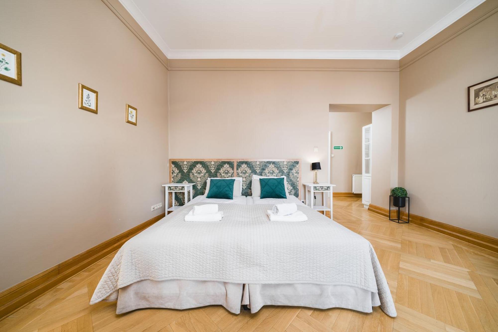 Apartamenty W Palacu Pod Baranami Краков Экстерьер фото