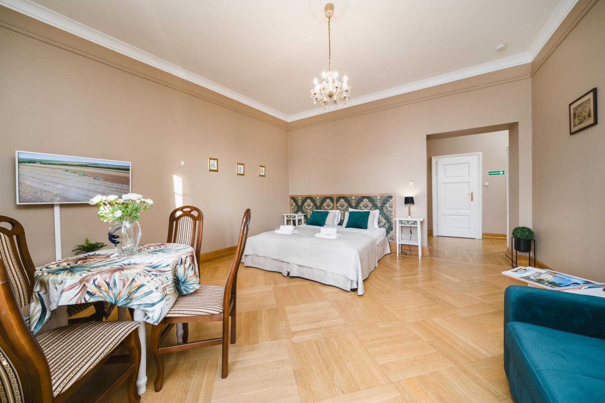 Apartamenty W Palacu Pod Baranami Краков Экстерьер фото