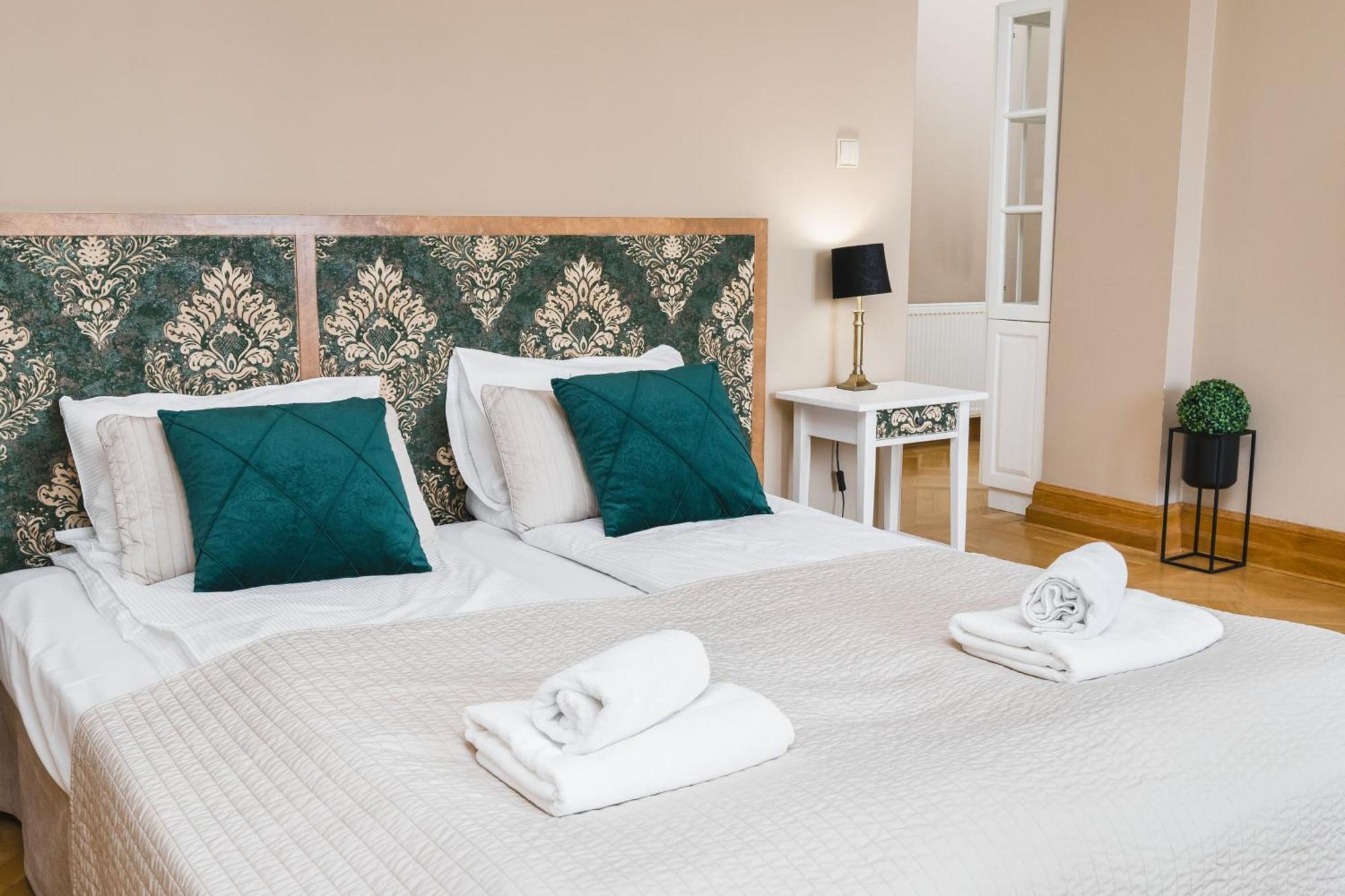 Apartamenty W Palacu Pod Baranami Краков Экстерьер фото