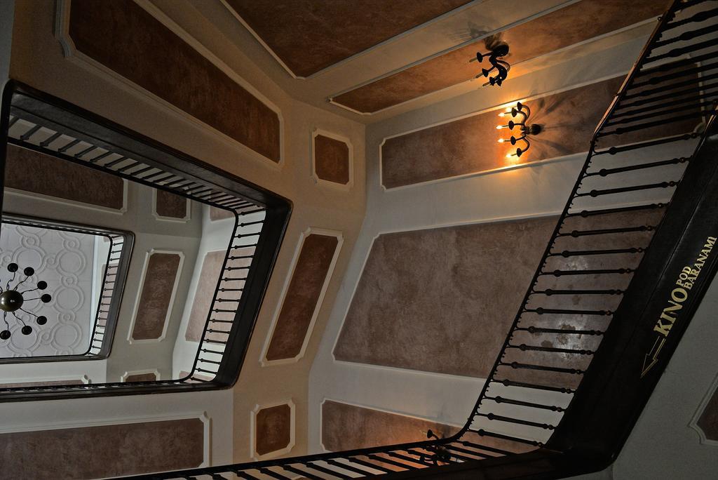 Apartamenty W Palacu Pod Baranami Краков Экстерьер фото