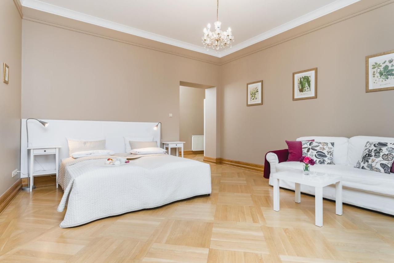 Apartamenty W Palacu Pod Baranami Краков Экстерьер фото