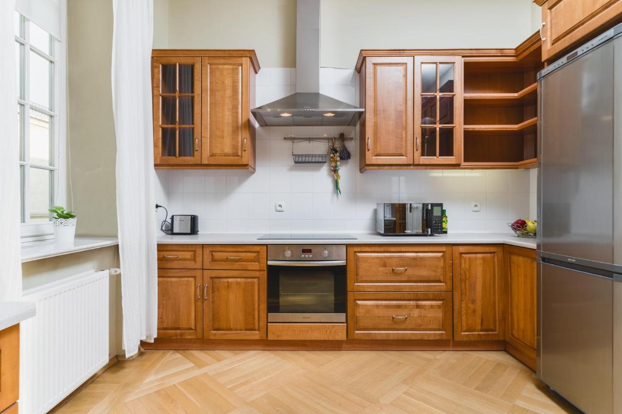 Apartamenty W Palacu Pod Baranami Краков Экстерьер фото